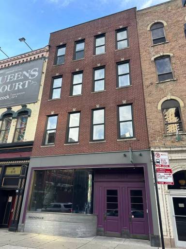 Main picture of 534 N Clark St