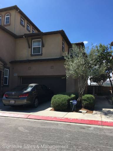 Main picture of 31022 Strawberry Tree Ln