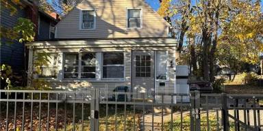 Main picture of 48 Bartlett St