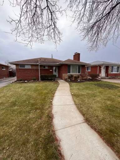 Main picture of 16184 Sprenger Ave