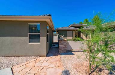 Main picture of 204 S 2020 East Cir