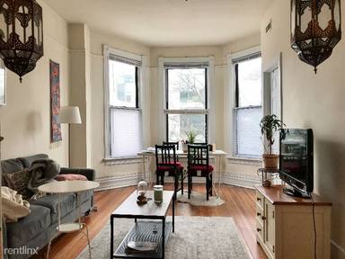 Main picture of 1937 W Armitage Ave