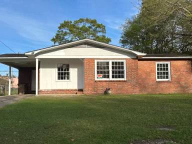 Main picture of 3005 E Curry Dr