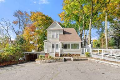 Main picture of 41 Cook Ave