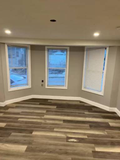 Main picture of 322 Elm St