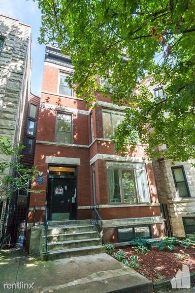 Main picture of 900 W Newport Ave