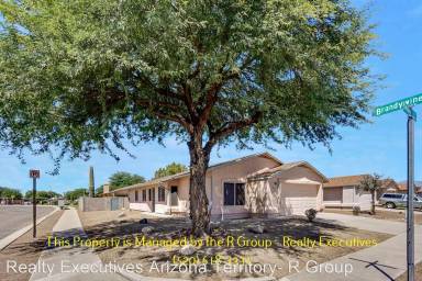 Main picture of 4650 S Foxdale Dr