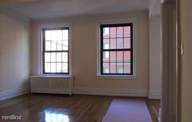 Main picture of 30 E 68th St