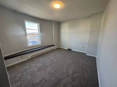 Main picture of 731 Main St