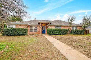 Main picture of 701 Stonebrooke Dr