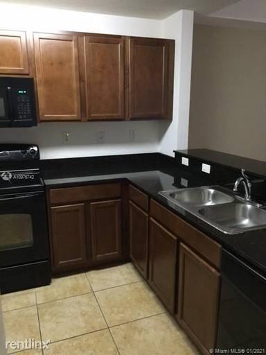 Main picture of 10870 NW 88th Ter