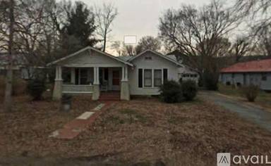 Main picture of 141 Oak St