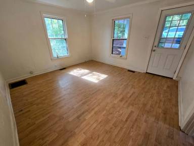 Main picture of 1202 Grandview Pl NW