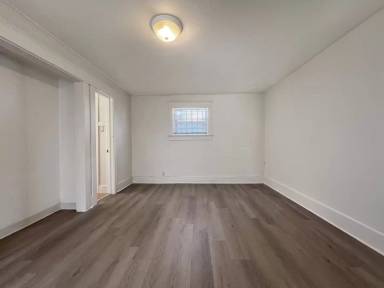 Main picture of 310 W 14th St