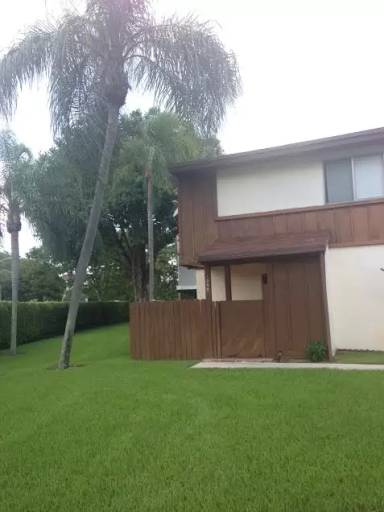 Main picture of 1395 Sussex Dr