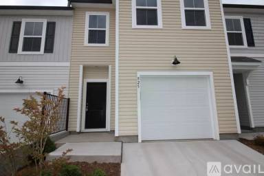 Main picture of 825 Falls Grove Trl
