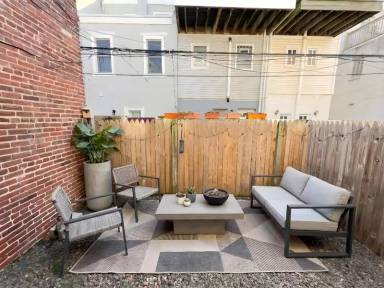Main picture of 1832 Callowhill St