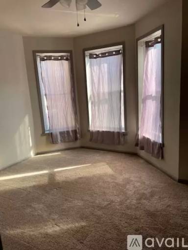 Main picture of 27 W 15th St