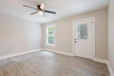 Main picture of 326 Elm Street - 1
