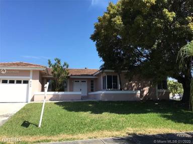 Main picture of 9725 SW 215th Ln