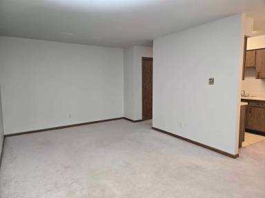 Main picture of 2552 Spooner Ave