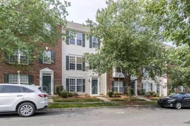 Main picture of 9618 Blossom Hill Dr