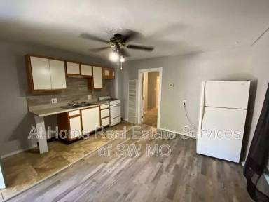 Main picture of 2148 N East Ave