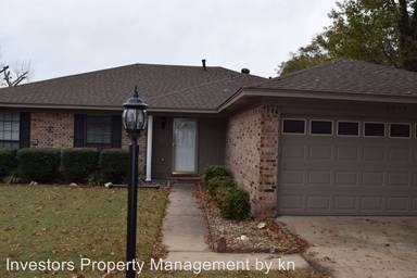 Main picture of 3301 S 96th St