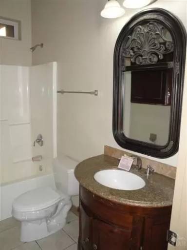 Main picture of 2828 NE Rainier Dr