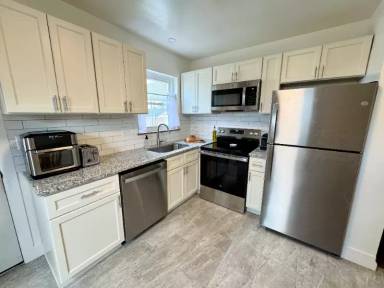 Main picture of 736 Maple Dr