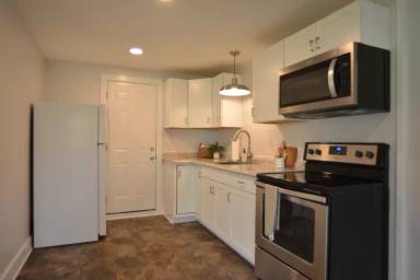 Main picture of 210 Canal St