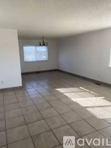 Main picture of 1500 E 4th St