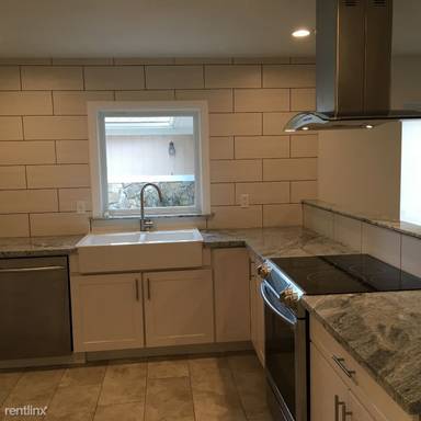Main picture of 22 Golfview Dr