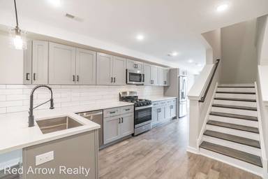 Main picture of 2410 Clifford St