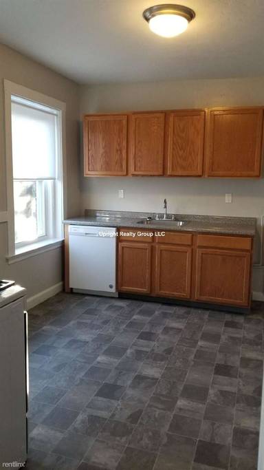 Main picture of 228 South St
