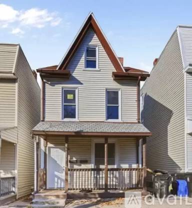 Main picture of 1942 North St