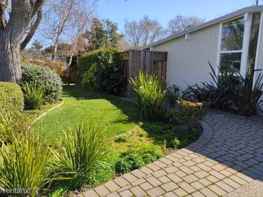 Main picture of 950 Van Auken Cir