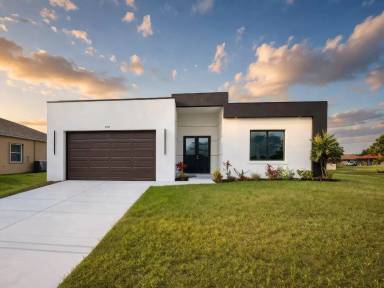 Main picture of 2102 NW 25th Pl