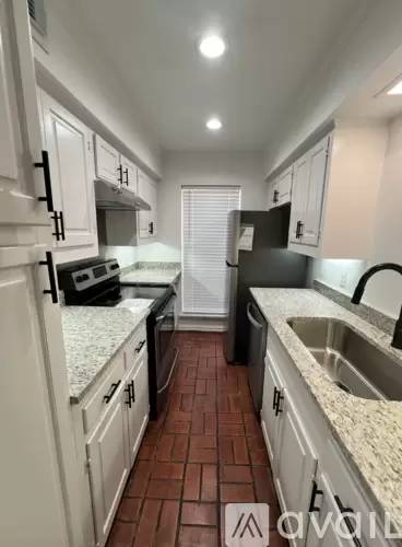 Main picture of 900 S Weatherred Dr