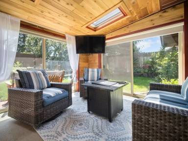 Main picture of 7310 N Fox Point Dr