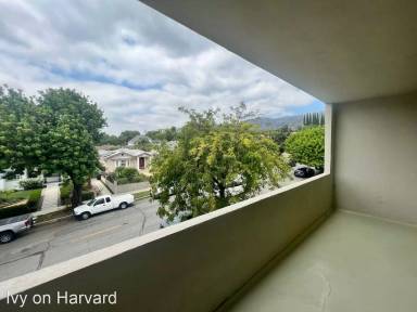 Main picture of 634 E Harvard Rd
