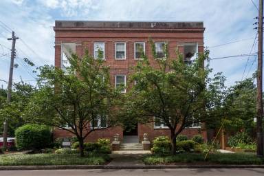 Main picture of 703 W Princess Anne Rd