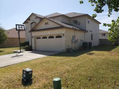 Main picture of 6211 Emilie Ln