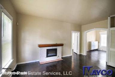 Main picture of 202 College St