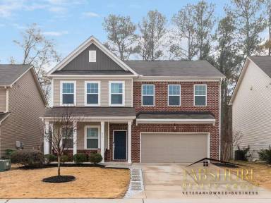 Main picture of 639 Lavenham Ln