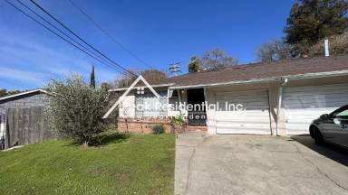 Main picture of 4039 Whitney Ave