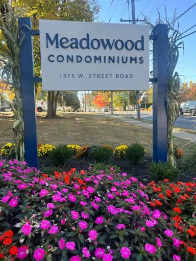 Main picture of Meadowood Condominiums Association