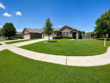 Main picture of 1921 Nightingale Dr