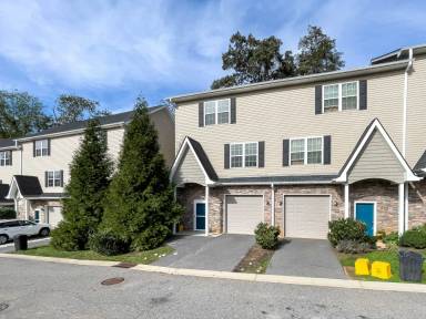 Main picture of 17 Terrace Ct