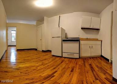 Main picture of 9 E 9th St